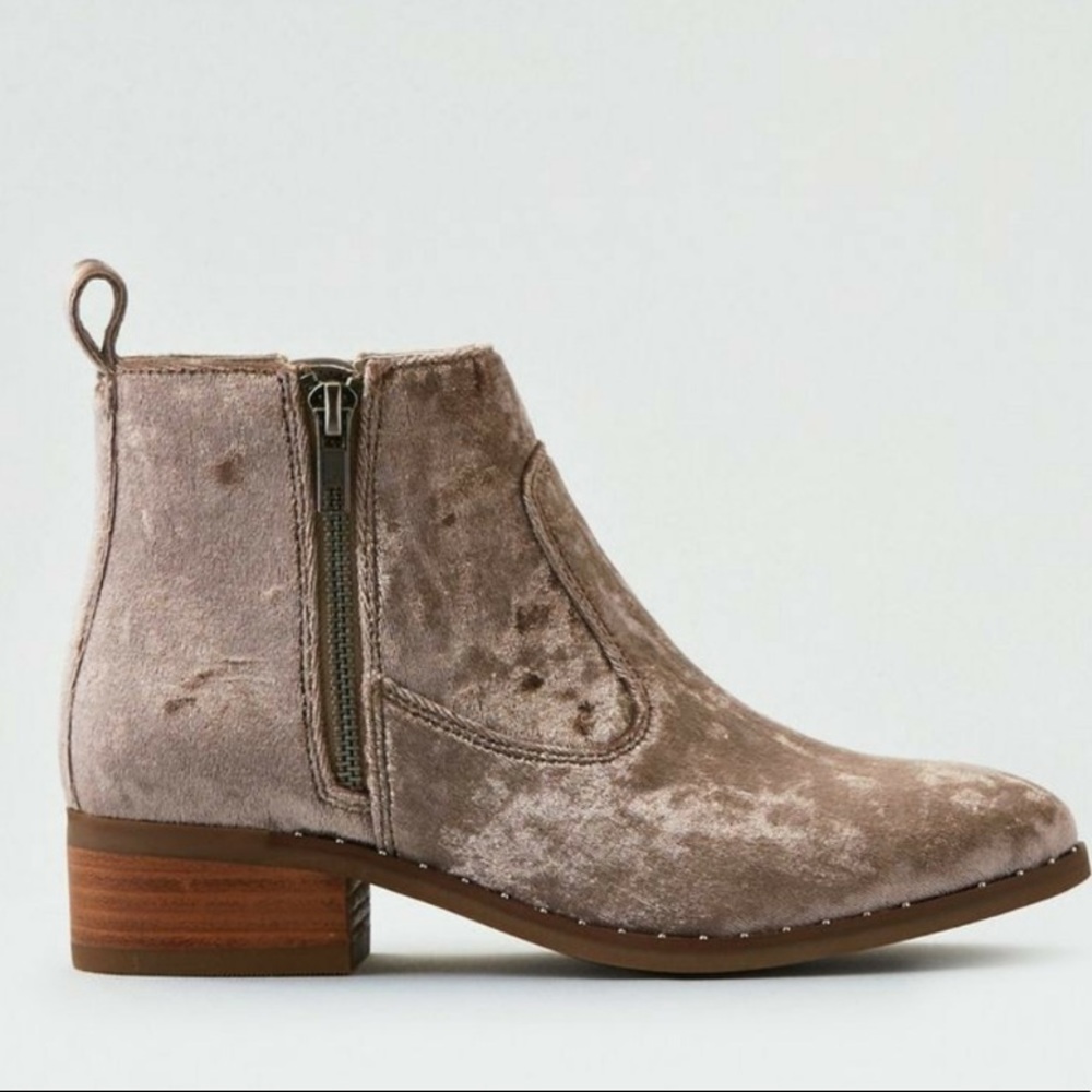 American Eagle Outfitters Velvet Booties Shoes NWOB Size Free People Look Alike